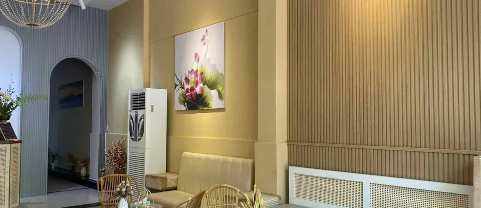 藤製家具以 打造的 舒適的 SPA 等候區
