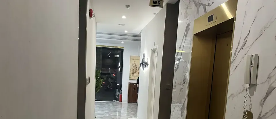 金色 電梯 高級感十足的 走廊