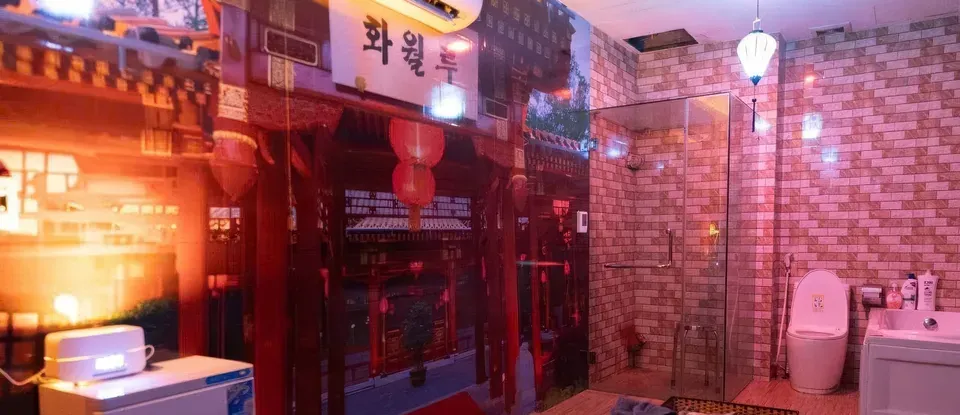 日式 設有壁畫的 按摩房