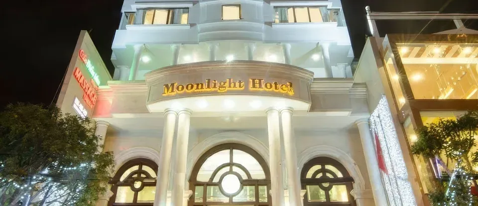 Moonlight 飯店的 華麗的 夜景
