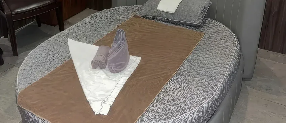 已準備的 圓形 按摩床