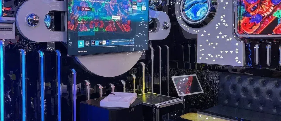 未來感的 設計的 KTV 內部