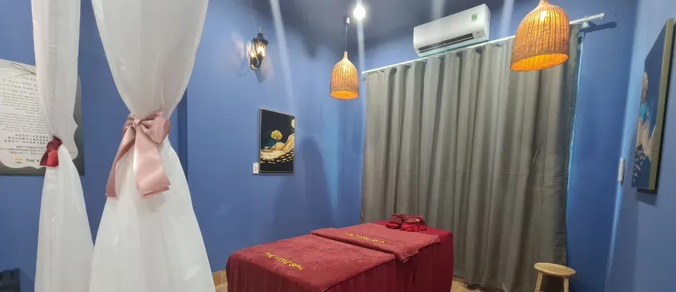 The King SPA的 按摩床 兩個 設有個的 房間