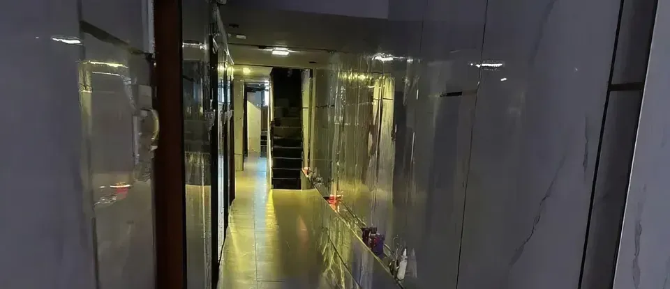 SPA 按摩店 走廊