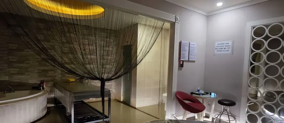 浴缸與 設有床的 Cherry SPA 房間