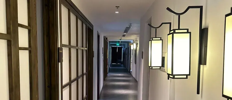 東方風 令人印象深刻的 Emperor SPA 走廊