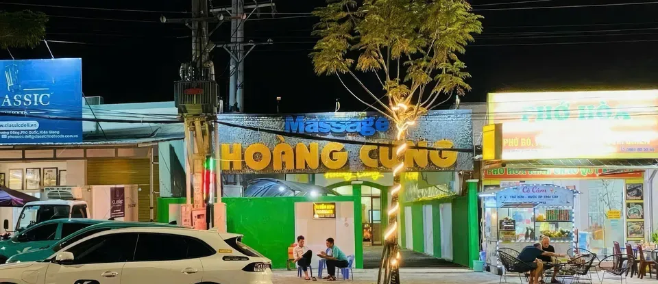Hoàng Cung 按摩 外觀夜景