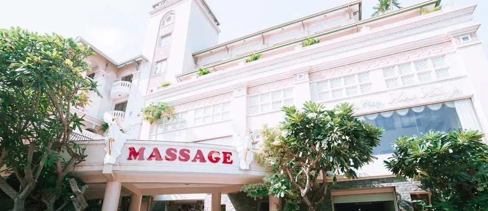 白色 Tây Đô 按摩店 外觀