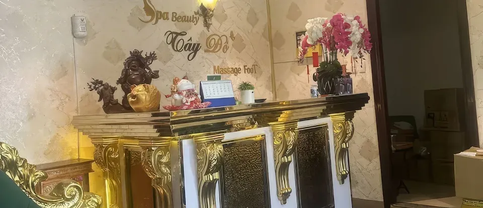 金色 裝飾的 華麗的 接待櫃檯